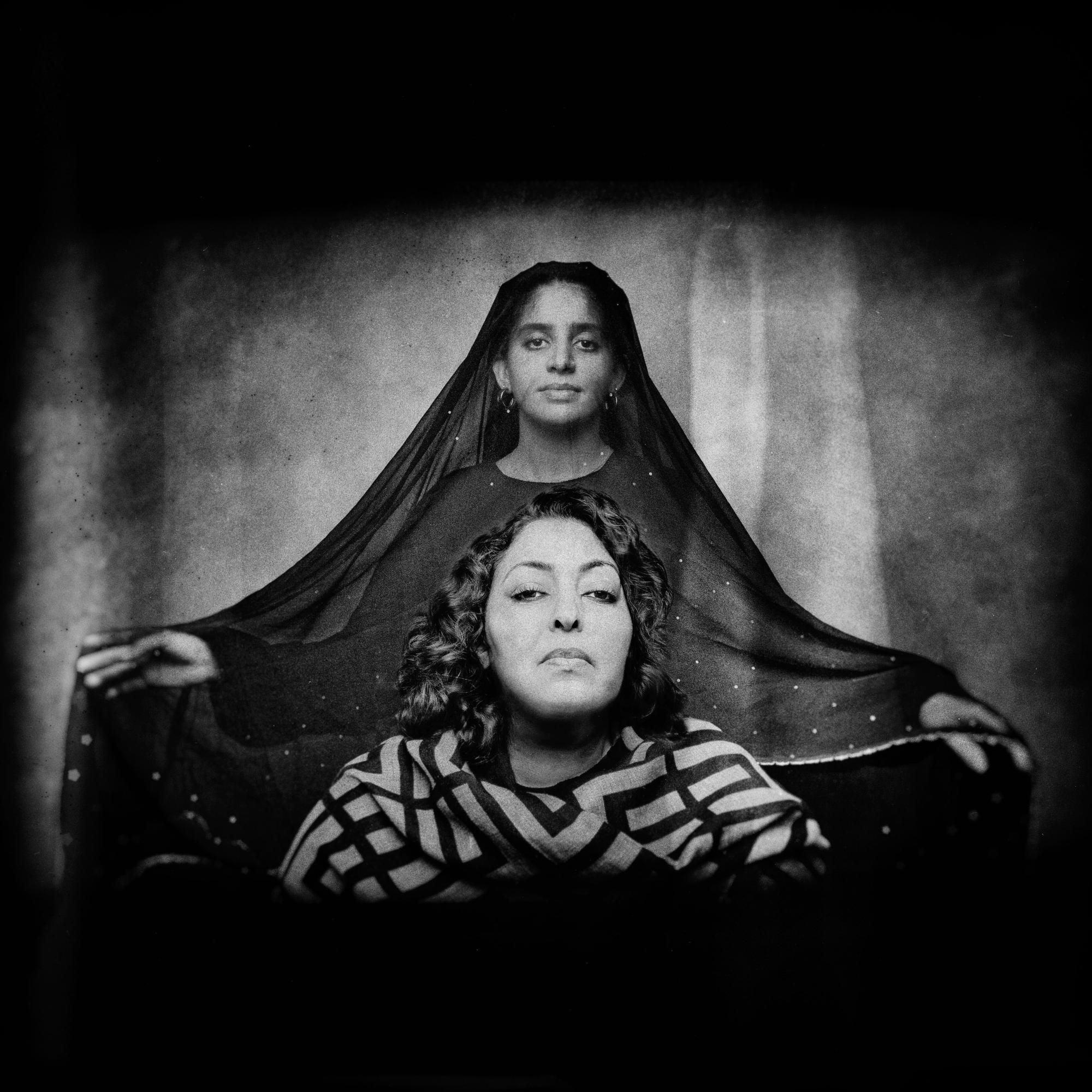 Bassma e Aicha, l'amore &egrave; un mantello