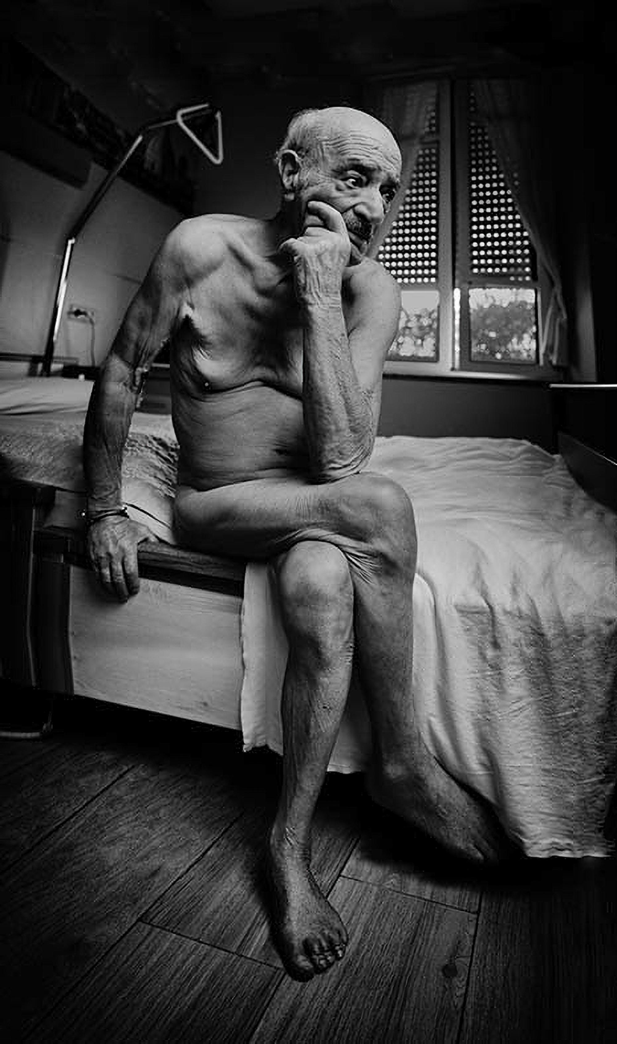 Ignazio ha amato i viaggi alla volta di spiagge lontane dove stare nudi. Naturista degli anni Settanta.