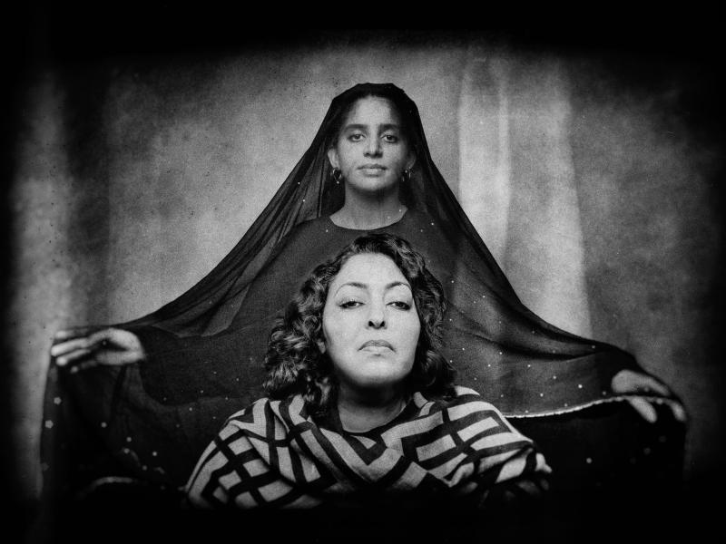 Bassma e Aicha, l'amore &egrave; un mantello