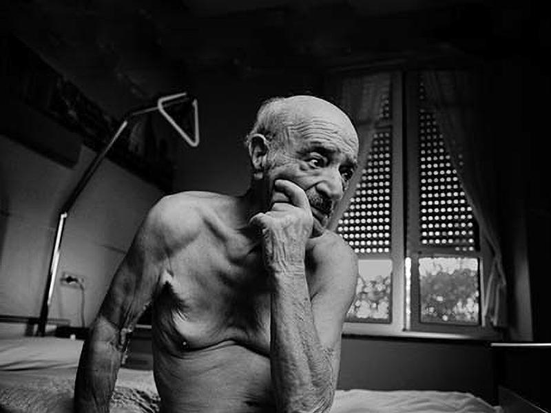 Ignazio ha amato i viaggi alla volta di spiagge lontane dove stare nudi. Naturista degli anni Settanta.